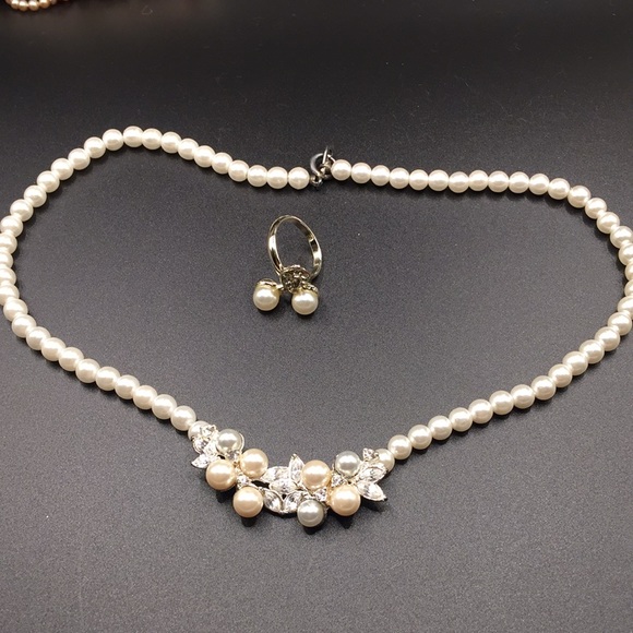 Tanya Lind faux pearl necklace, ring - Picture 1 of 5